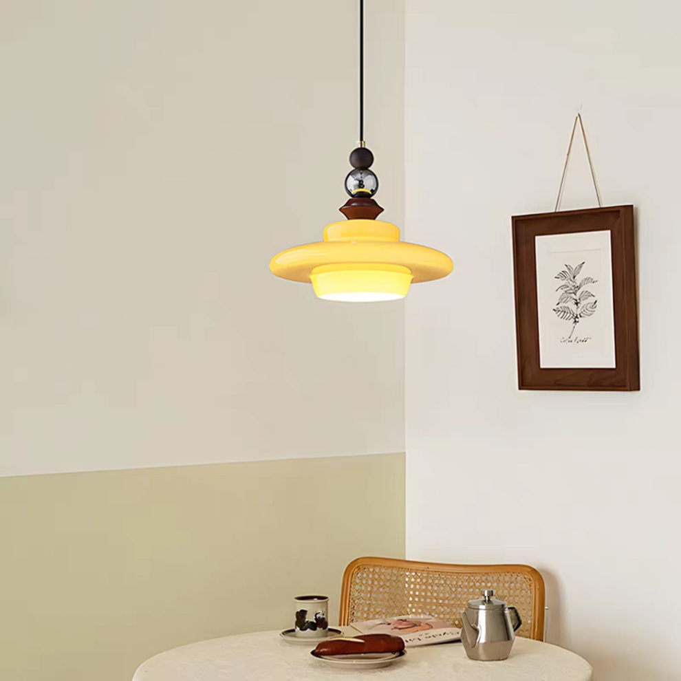 Lampe pendante de salle à manger en verre beige de style médiéval